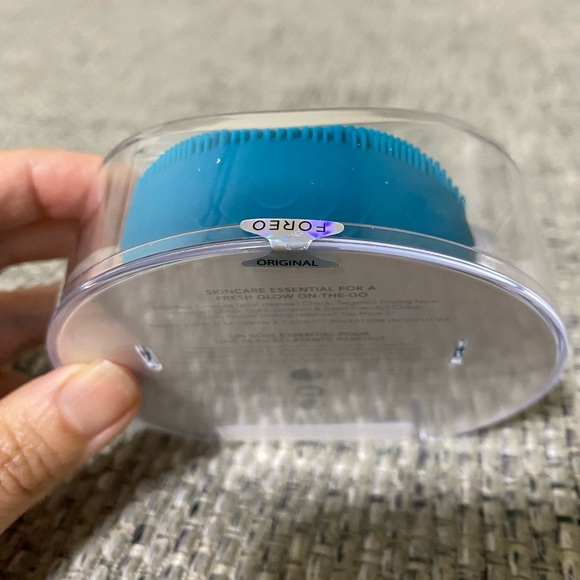 NWT FOREO LUNA 4 go travel friendly facial cleansing and massaging device - Picture 2 of 9